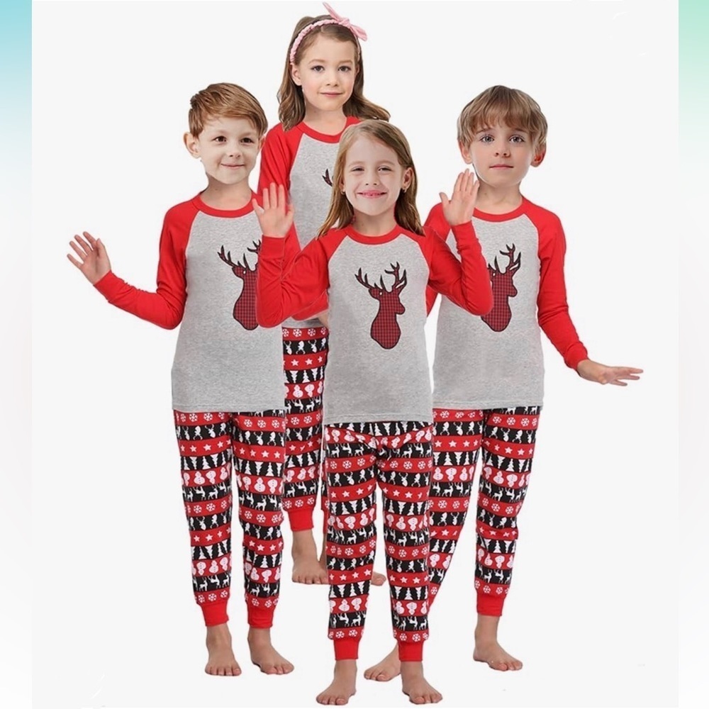 Children’s Holiday Pajama Set Size 14